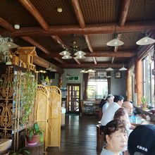 ３密を避けるようにカウンターのような配置になっていた