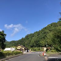 宿を出て、公園の観光案内所へ歩いて行きます。