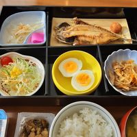 和食朝食は焼き魚好きの方にお勧め。