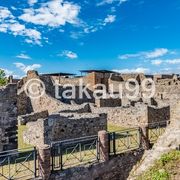 遺跡の西側にある古代ローマの建造物です。