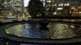 分かりづらい彫刻