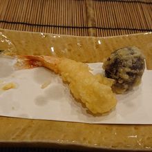 天ぷら　③　車海老、ぶどう（巨峰）、うまい！