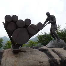 駐車場にあるオブジェ