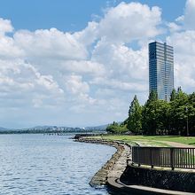 大津プリンスホテル と 琵琶湖