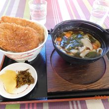 おっきりこみうどんとわらじカツ丼