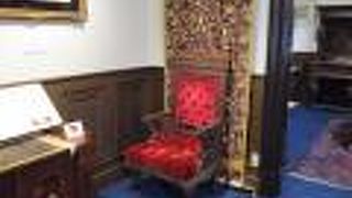 サターンの椅子が人気