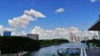 外部に開けた気持ちのいい場所です