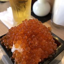 こぼれいくら丼、丼ではなくて…升、ちゃんと酢めし