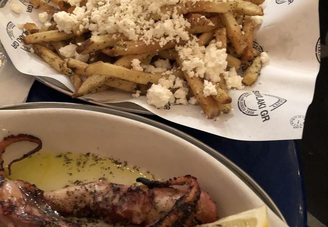 NY高級地帯で頑張る、お値段も雰囲気もカジュアルな、味は一流な、ギリシャ料理店