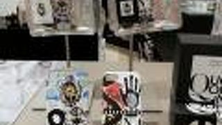 スマホケースも販売中♪