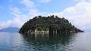 神秘的で美しい島