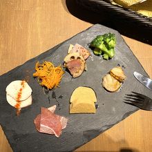 前菜盛り合わせ