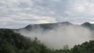 途中、定山湖の上に雲海