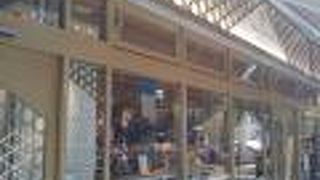 ハイセンスなお洒落な雰囲気のアンテナショップに