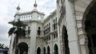 造りも立派で大きな駅