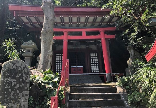 新宿稲荷神社