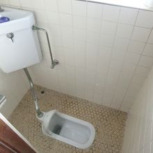 トイレは和式のみです。