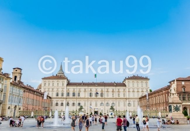 市内にある王宮（Palazzo Reale）、マダマ宮殿（Palazzo Madama）、カリニャーノ宮殿（Palazzo Carignano）を訪問・見学しました。