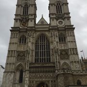 イギリス中世の大規模なゴシック建築で見応えがあります