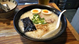 銀座のとんこつラーメンのお店