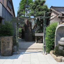 「妖怪神社」です