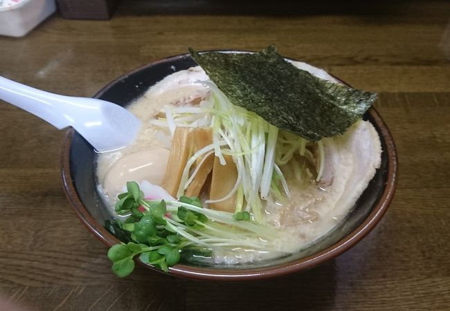 豚骨醤油ラーメンがおいしかった