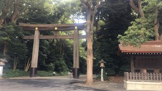 静かで神々しい空間