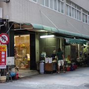 路地裏の人気店