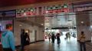 台鉄や地下鉄に乗り換えできる高鉄の駅