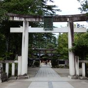 本丸には、上杉謙信を祀った上杉神社があります。
