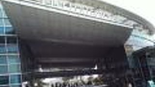 マーライオン公園近くのショッピングモール