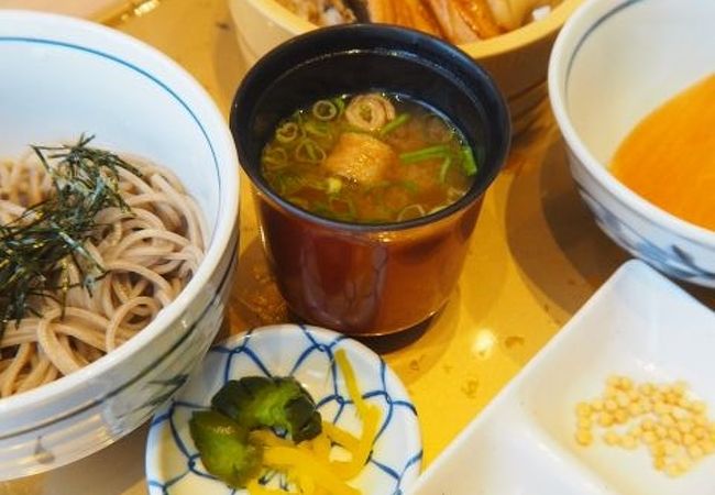 ジアウトレッツの和食屋