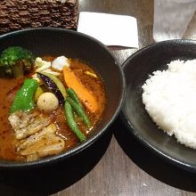 ヤゲン軟骨カレーです。