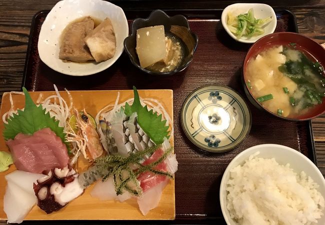 川平エリアでの貴重な沖縄料理店