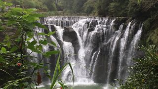 迫力満点の滝