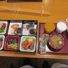 朝食でパレット方式を搬送してくれます。