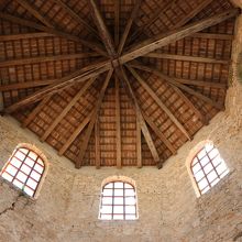 「洗礼堂」の天井