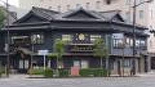 東京や神戸の文明堂とは違う。