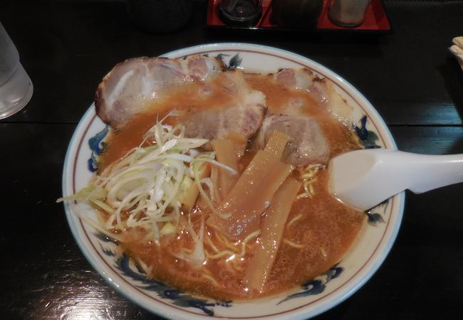 駅前アーケード街のラーメン屋