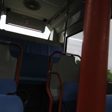 車内はこんな感じです。