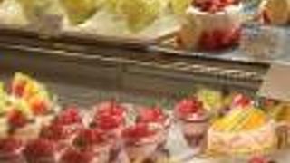 フルーツたっぷりのケーキ