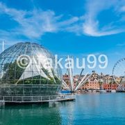 ジェノヴァ水族館、遊歩道、ビオスフェラ、マリーナ、帆船ネプチューン号などのアトラクションが整備されています。