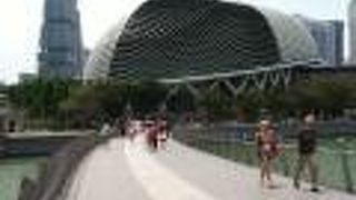 シンガポール川河口に架かる橋