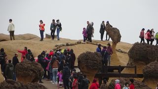 雨の日は足元注意