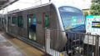 2020年８月２日現在、「ありがとう100周年記念号」はごく普通のステンレス車両に変わっていました