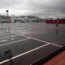 臨時の両替CARが停車する駐車場