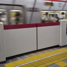 ホームドアがある