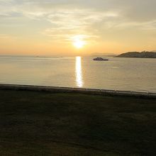 美術館前を松江湖畔公園に向かいます