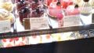 ちょっと艶っぽい感じのケーキ