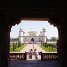 美しさはタージマハルに劣らない